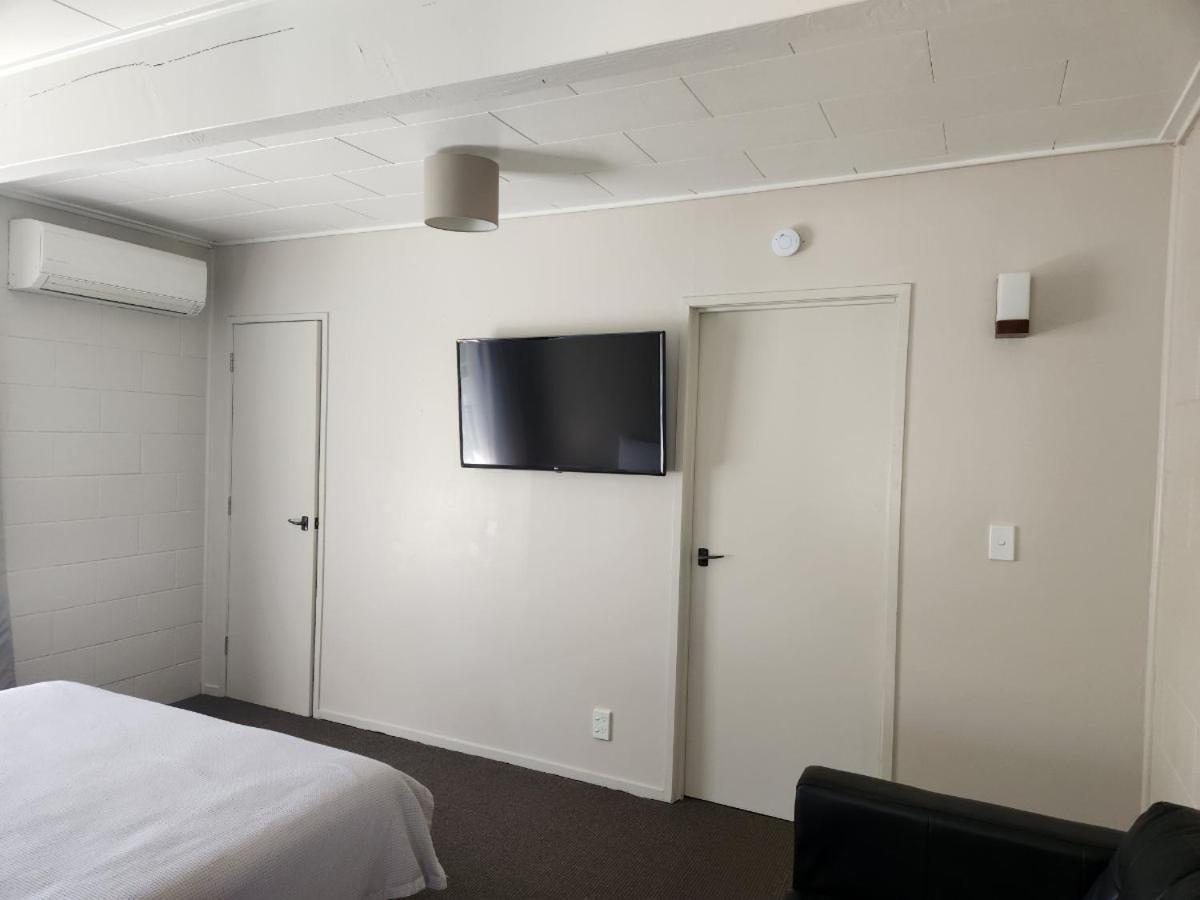 Kelly'S Riverside Motel Taumarunui Exterior photo