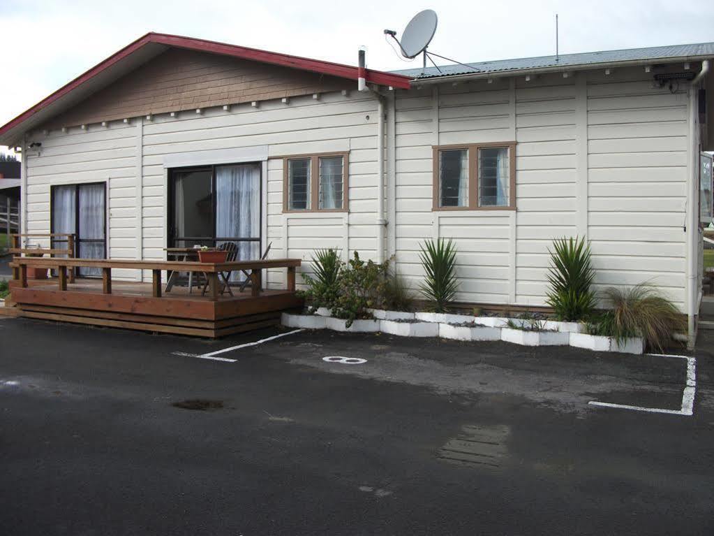 Kelly'S Riverside Motel Taumarunui Exterior photo