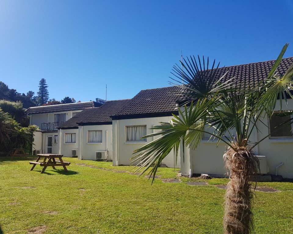 Kelly'S Riverside Motel Taumarunui Exterior photo